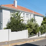 Timeless Sea Point Retreat Walk To Restaurants
