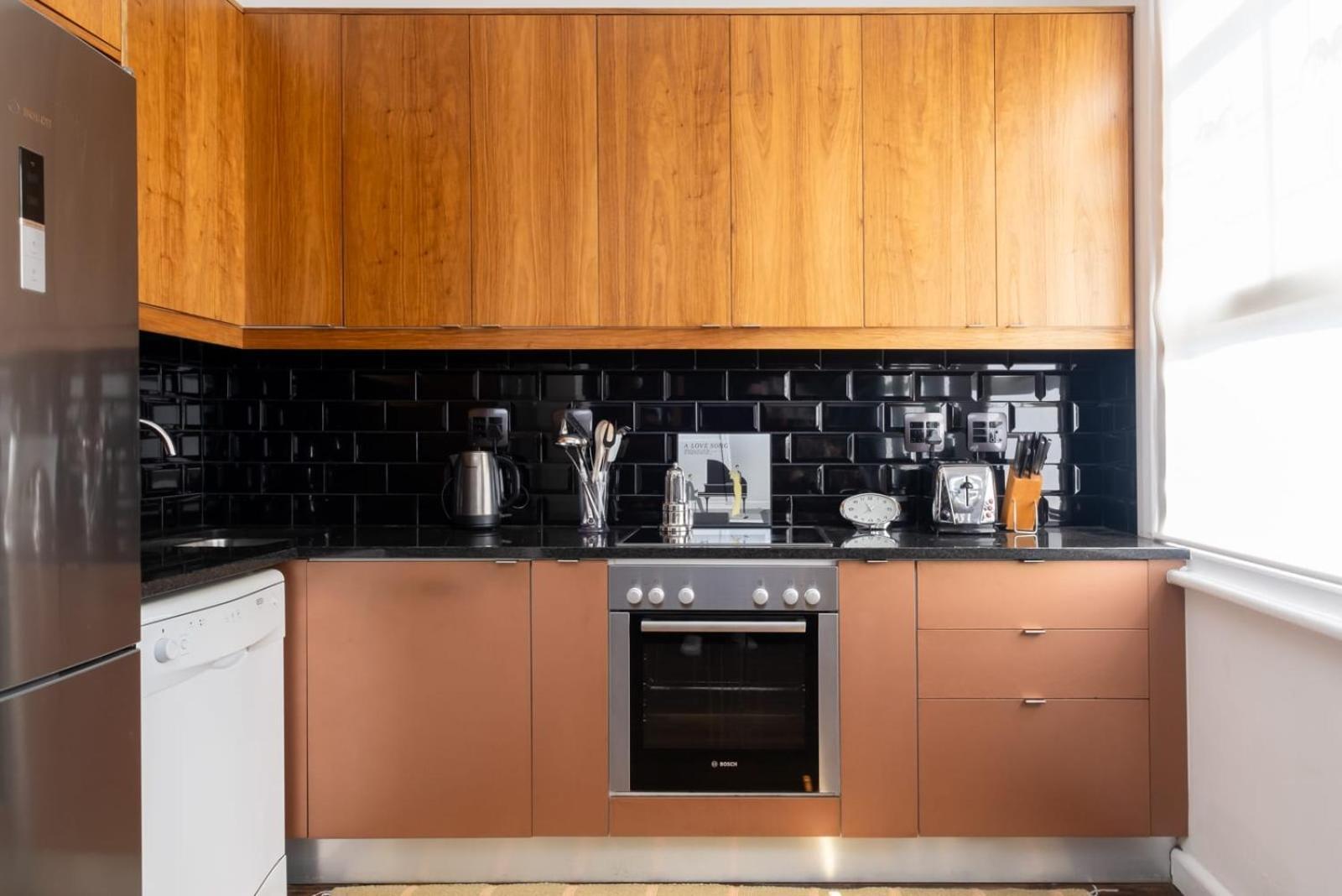 Apartment Timeless Sea Point Retreat Walk To Restaurants Cape Town