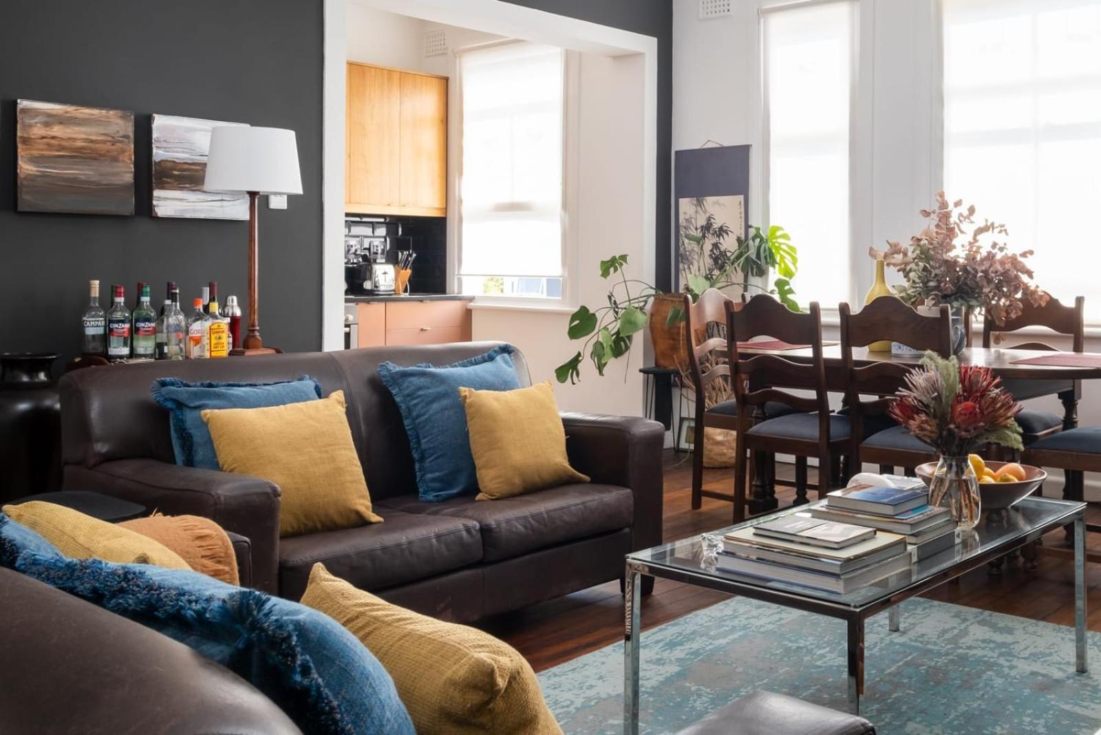 Apartment Timeless Sea Point Retreat Walk To Restaurants Cape Town