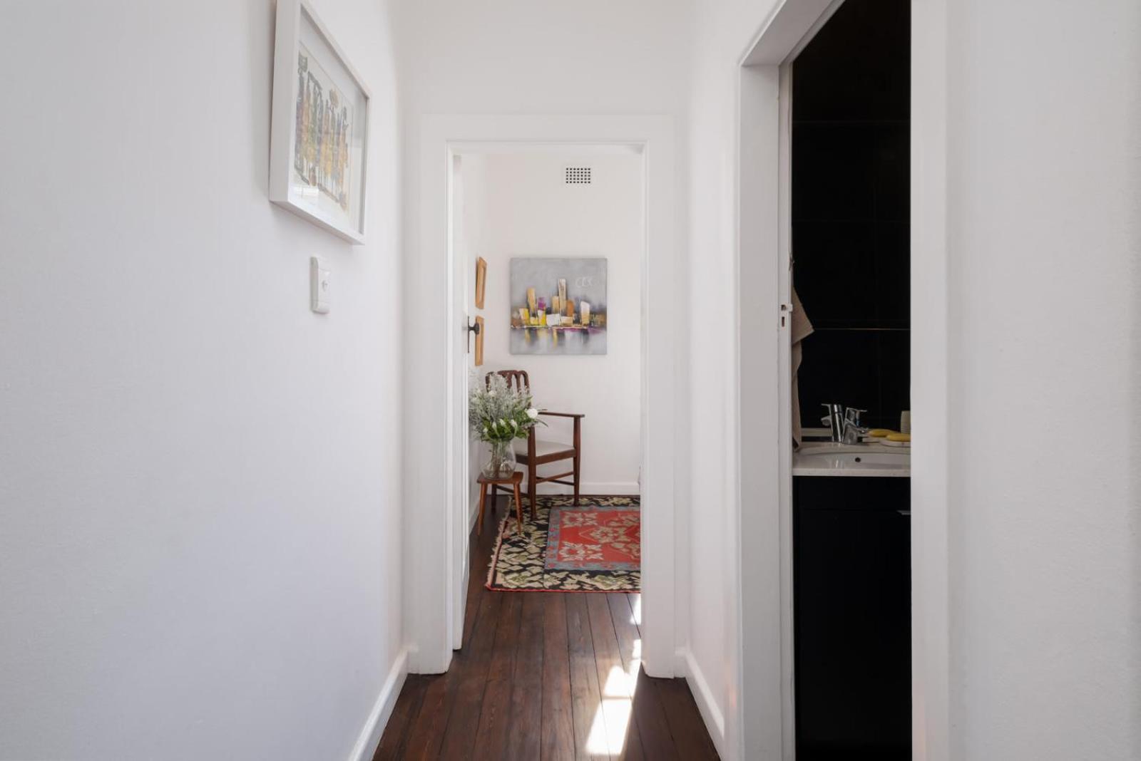 Apartment Timeless Sea Point Retreat Walk To Restaurants Cape Town