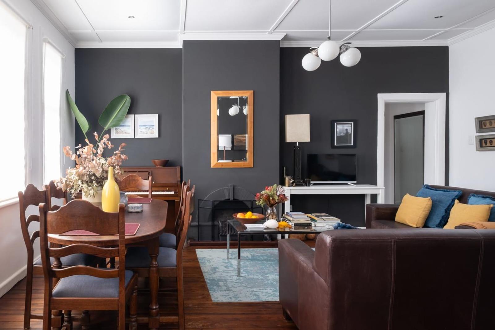 Timeless Sea Point Retreat Walk To Restaurants Apartment *