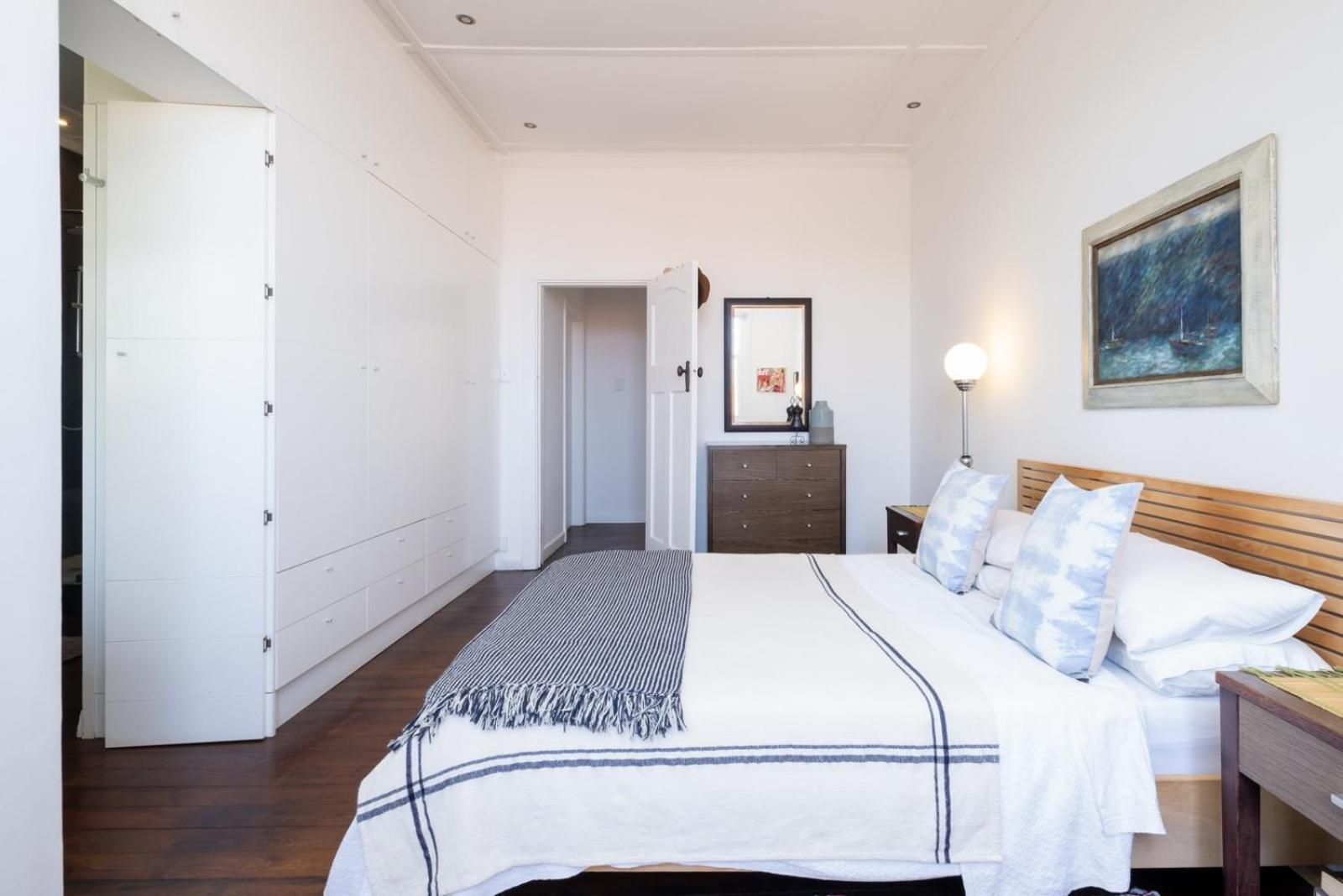 Timeless Sea Point Retreat Walk To Restaurants Apartment