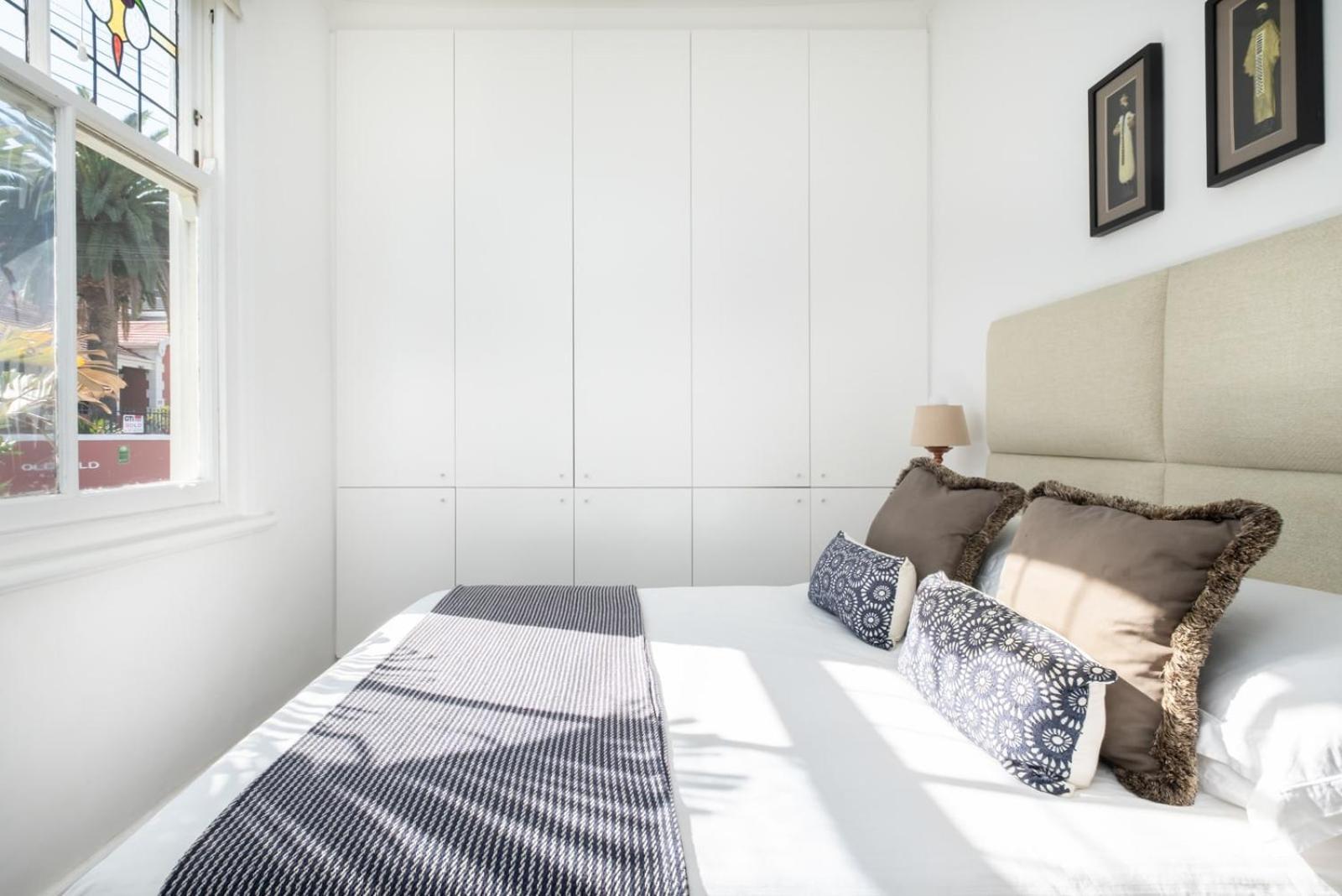 Apartment Timeless Sea Point Retreat Walk To Restaurants *