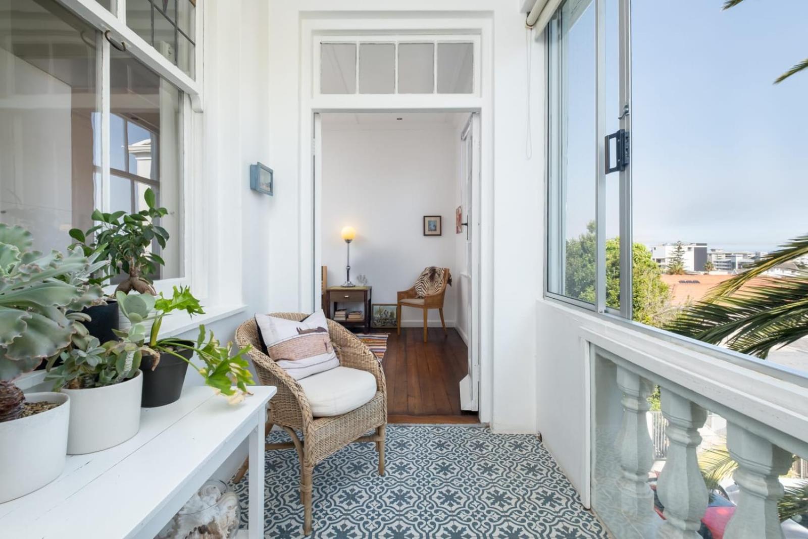 Timeless Sea Point Retreat Walk To Restaurants *