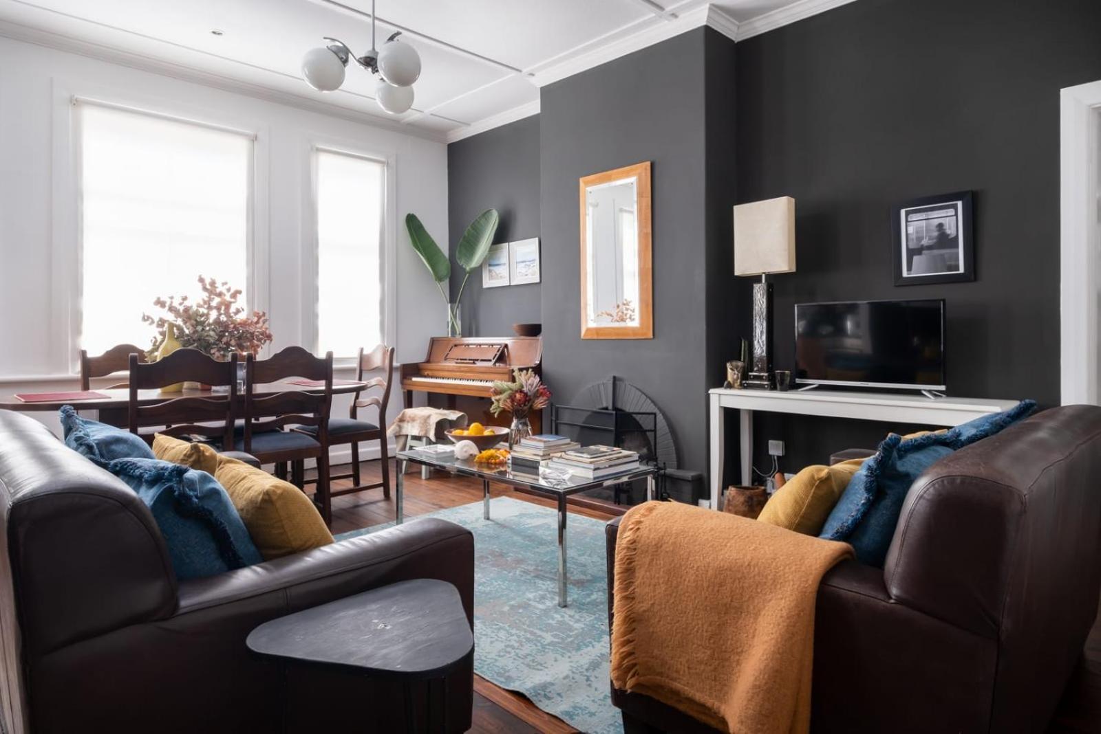 Apartment Timeless Sea Point Retreat Walk To Restaurants