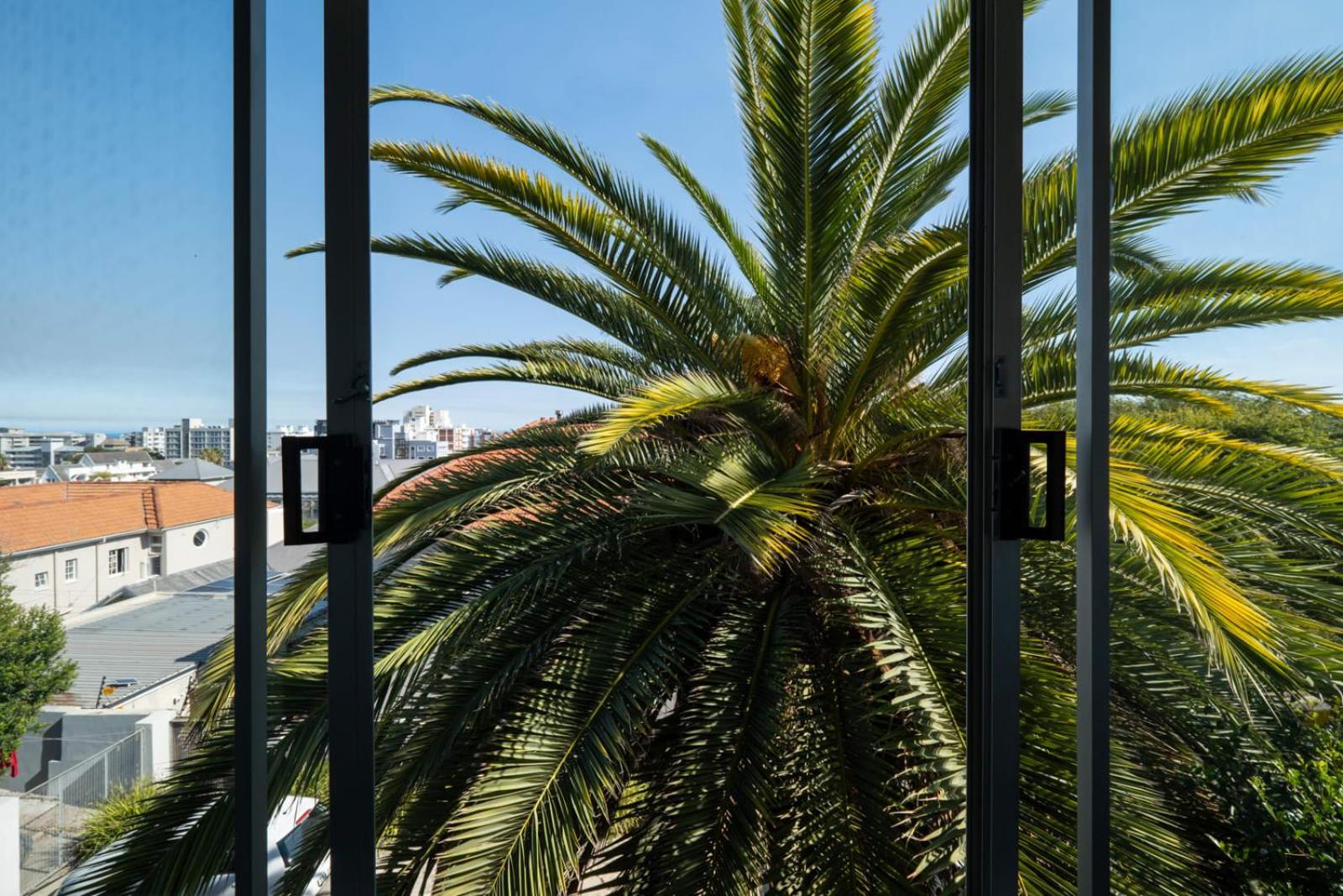 Timeless Sea Point Retreat Walk To Restaurants *